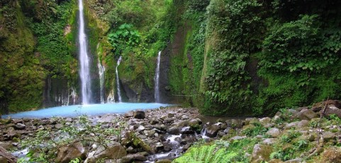 Air Terjun Dua Warna